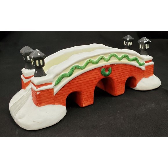 Noma Dickensville COBBLESTONE FOOT BRIDGE w/lanterns Christmas Village accessory - Picture 2 of 5